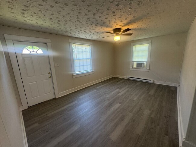 Building Photo - 516 Wyne Dr