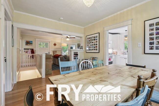 Building Photo - Classic Bungalow in Amazing Location