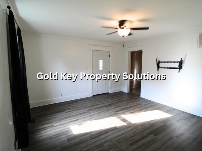 Building Photo - MUNCIE 3 BR 1 BA house with Fenced Backyar...