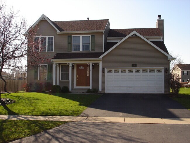 Building Photo - 324 Forest Dr