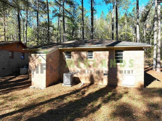 Building Photo - 120 Larchwood Dr