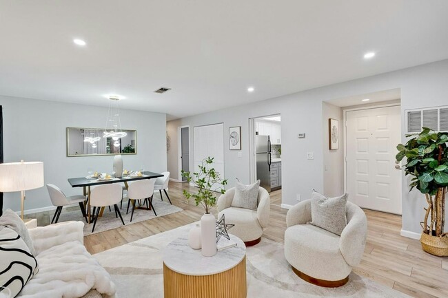 Building Photo - 716 San Conrado Terrace