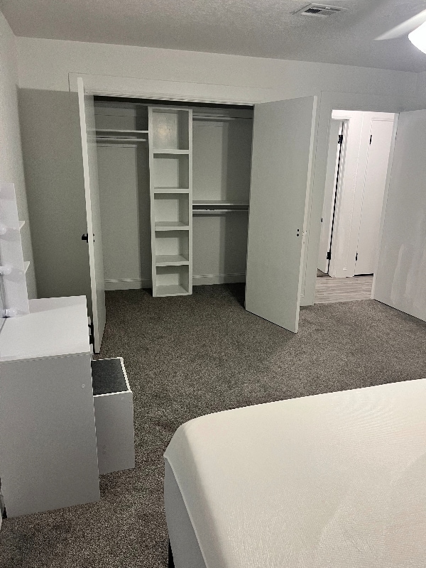 Building Photo - 422 Chartrand Ave