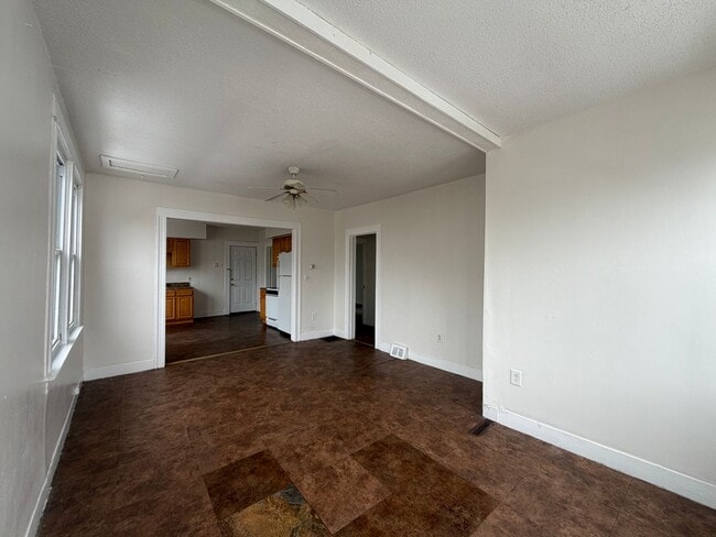 Building Photo - 57 Maltby St