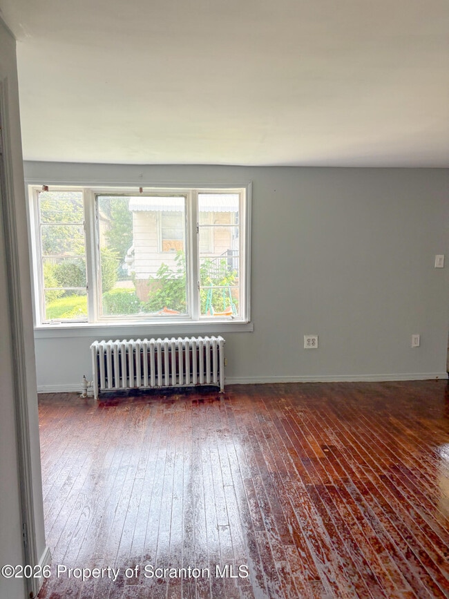 Building Photo - 624 Hemlock St