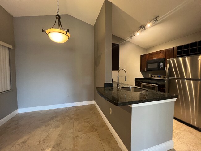 Foto del edificio - 2820 N Oakland Forest Dr
