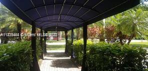Foto del edificio - 2600 NE 135th St