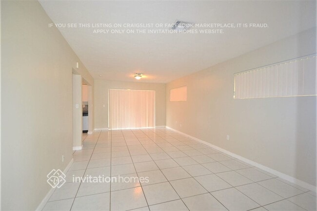 Foto del edificio - 6816 SW 12th St