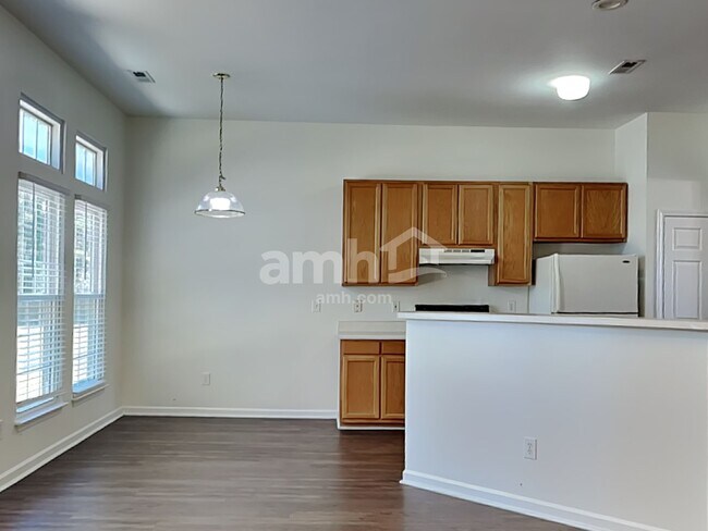 Building Photo - 127 Bathurst Ln