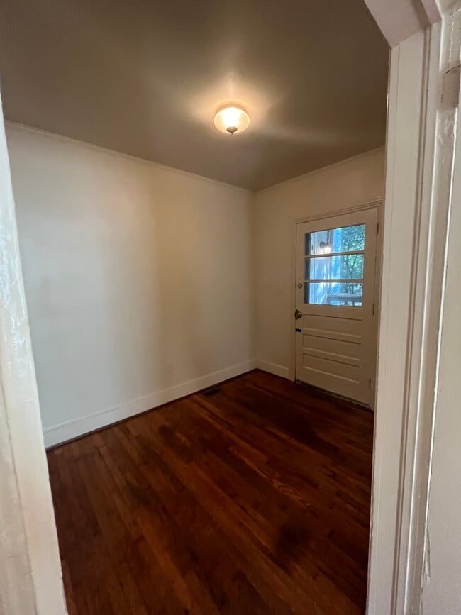 Foto del edificio - 295 Sycamore Dr