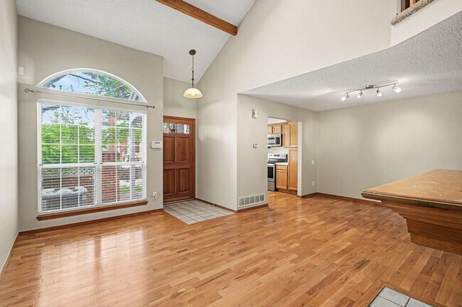 Building Photo - Beautiful Littleton Townhome | 2 Bed + 3 Bath | Nearly 2,000 Sq Ft | Prime Location