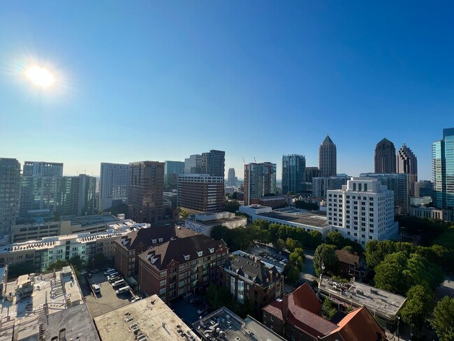 Foto del edificio - 923 Peachtree St NE