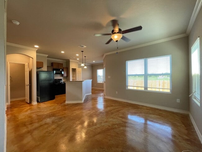 Building Photo - Townhome for rent