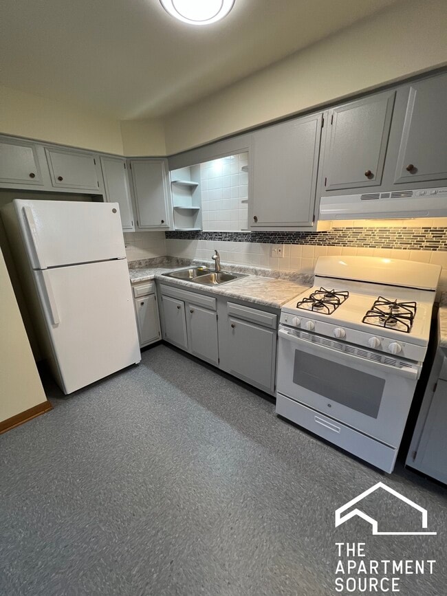 Building Photo - 328 Marengo Ave