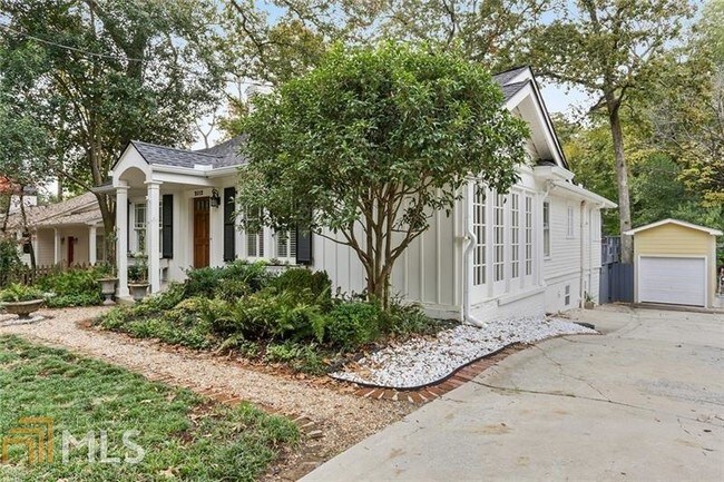 Building Photo - 2512 Brookwood Dr NE