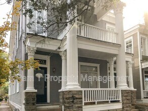 Building Photo - 2202 Bull St