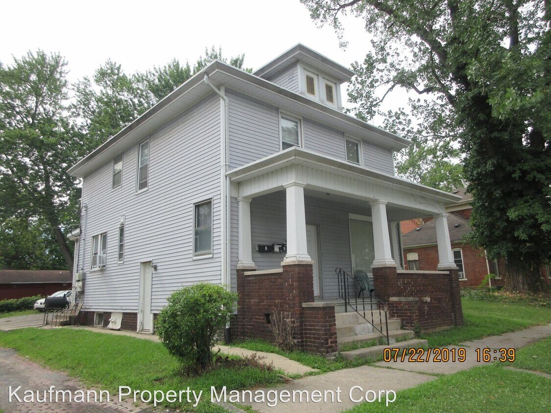 Primary Photo - 2216 S Harrison St