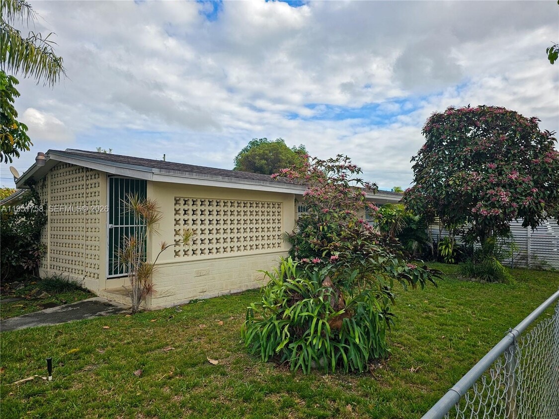 Foto del edificio - 201 SW 30th Ct