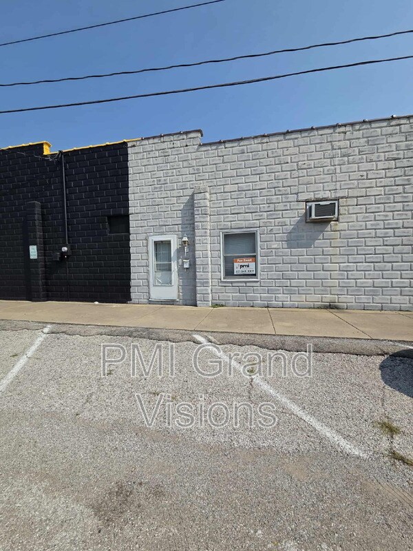 Foto principal - 2 E Jefferson Ave