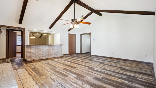 Foto del edificio - 3505 Lake Arrowhead Dr