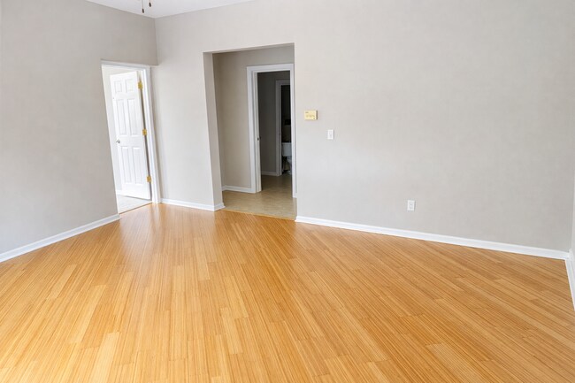 Building Photo - 263 37th St