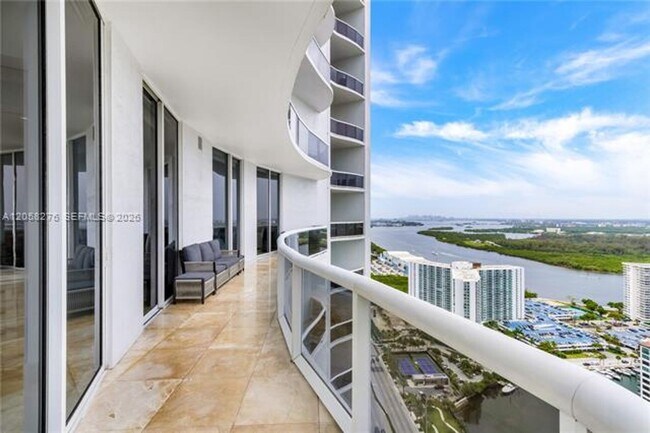 Foto del edificio - 16001 Collins Ave