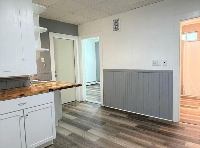 Building Photo - 98 Blake St