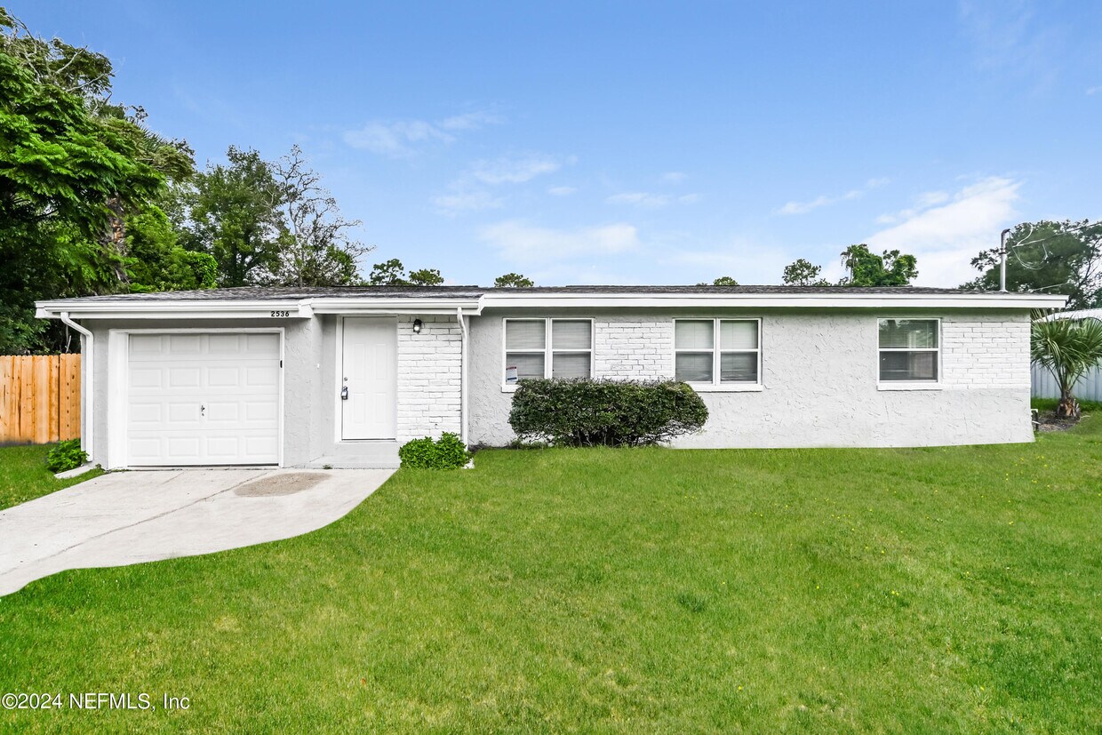 Foto principal - 2536 Emily Ln