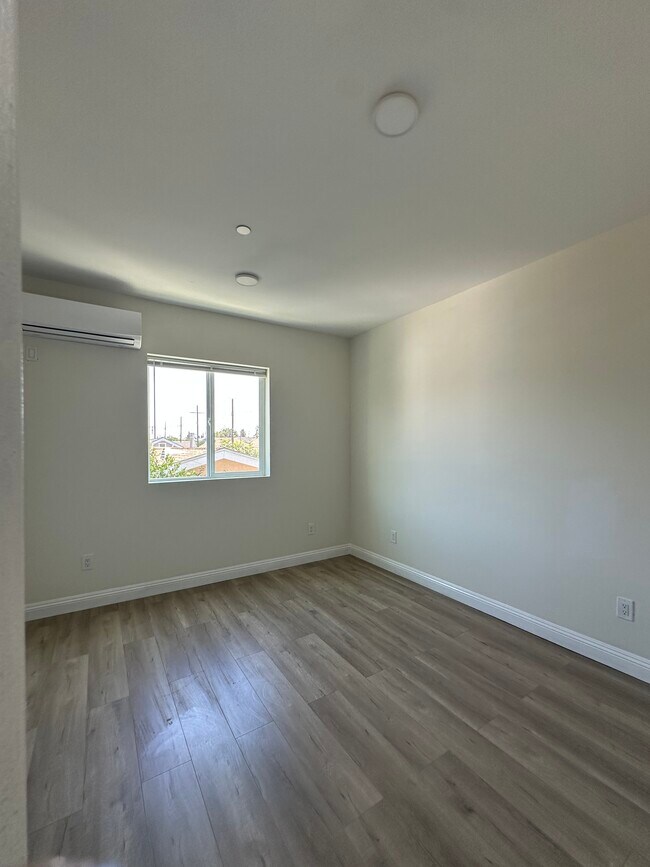 Foto del edificio - 818 E 21st St