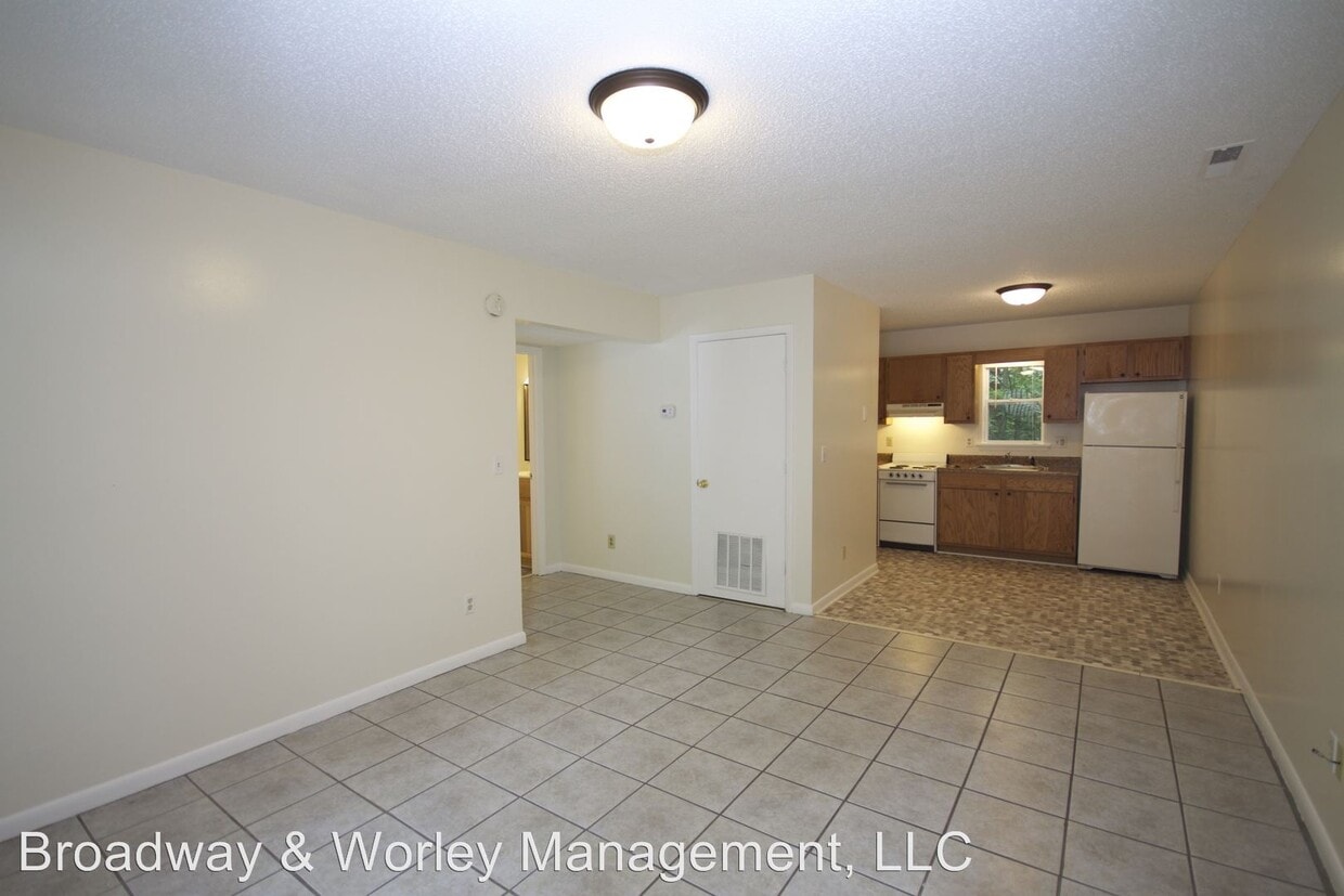 Primary Photo - 105 Bearwood Dr