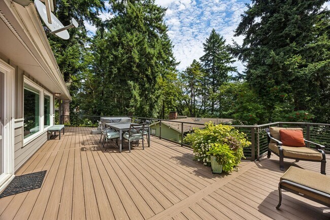 Foto del edificio - Normandy Park - Modern and Spacious!