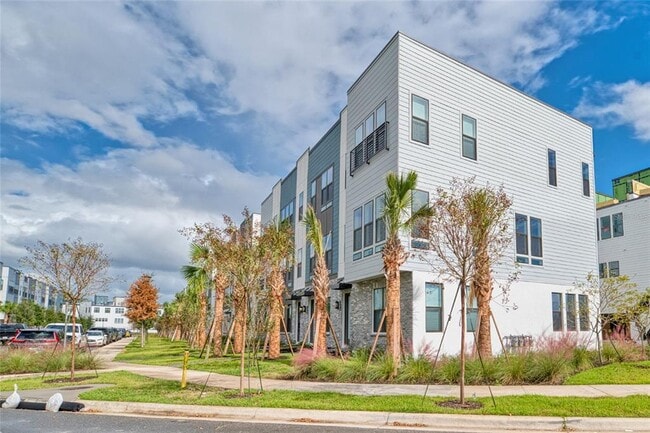 Building Photo - 2275 Brix St