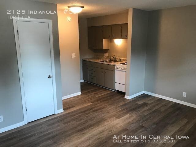 Primary Photo - 2125 Indianola Ave