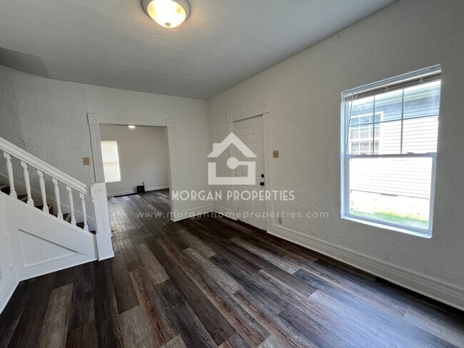 Foto del edificio - 817 W 11th St