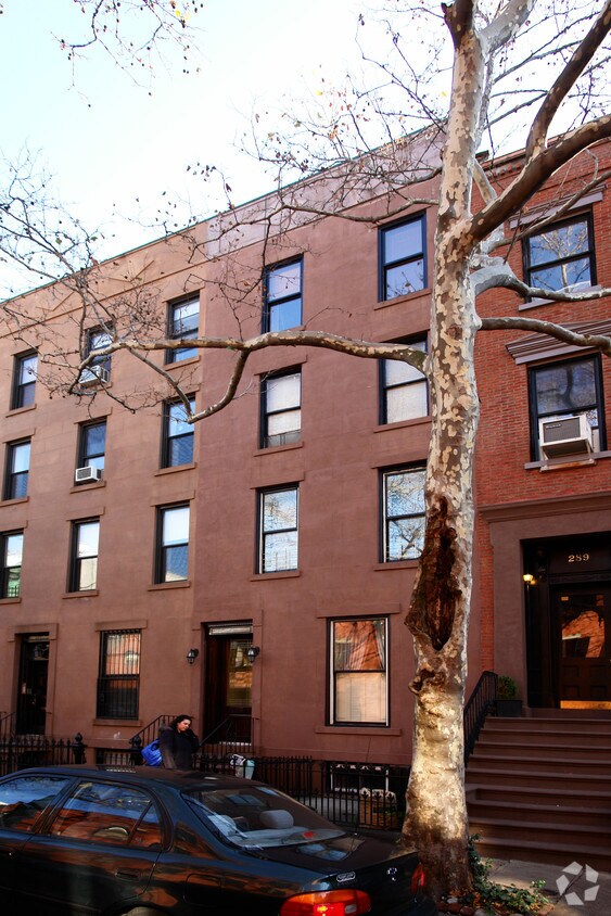 Building Photo - 287 Hicks St
