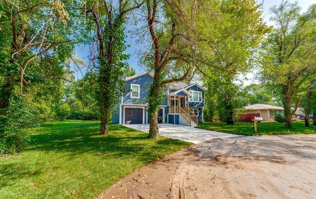 Building Photo - AVAILABLE SOON: Move-In Ready 4-Bedroom Beauty with Modern Finishes & Spacious Yard!