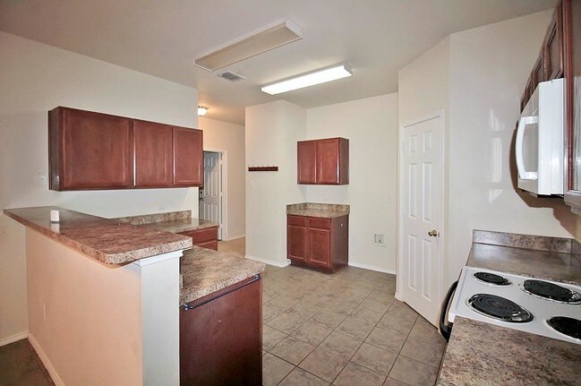 Foto del edificio - 7912 Mirror Rock Ln