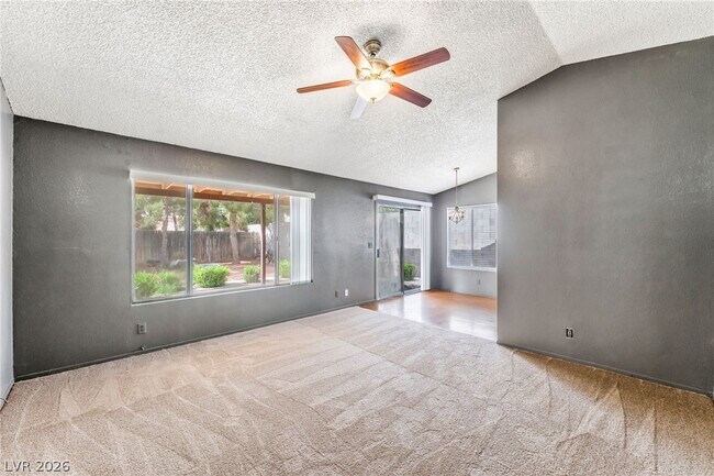 Foto del edificio - 5591 Ballinger Dr