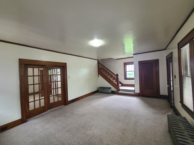 Building Photo - Downtown - 3 Bedroom House - Available 05/...