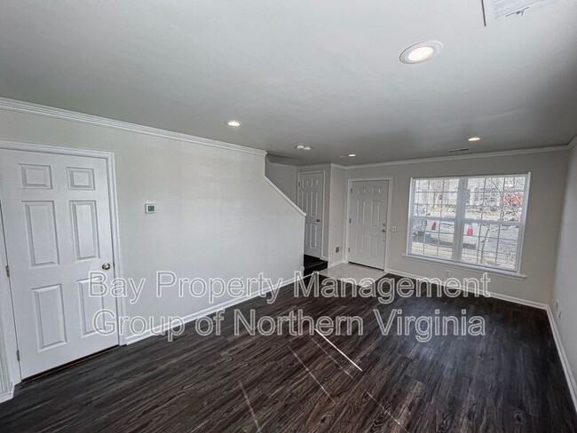 Building Photo - 5244 Elbetee Ln