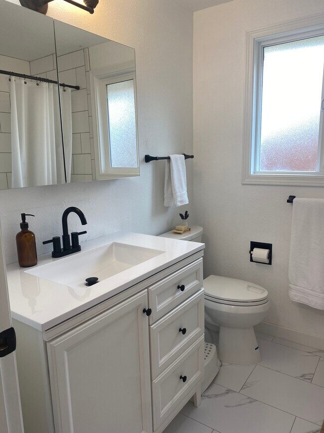 Foto del edificio - 3724 Tudor Way SE