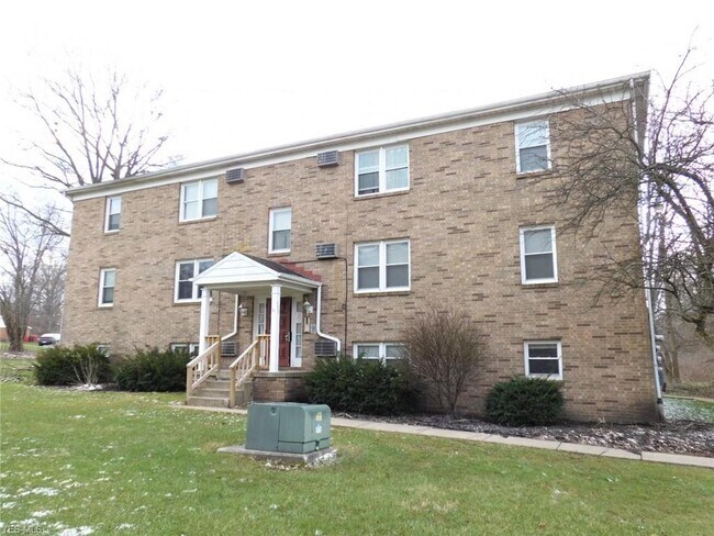 Building Photo - 5008 West Blvd