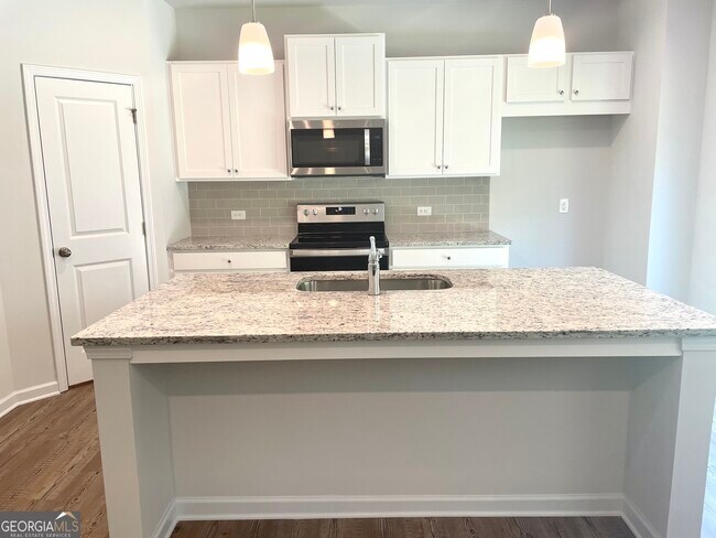 Building Photo - 667 Summerwood Ln