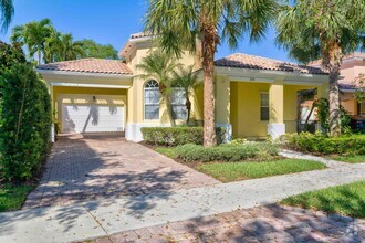 Building Photo - 256 San Remo Dr