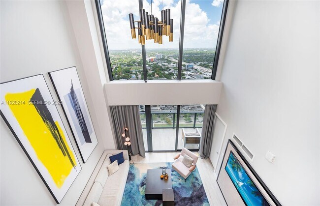 Foto del edificio - 121 NE 34th St