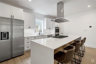 Building Photo - 1139 N Madison Ave