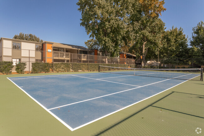 Las comodidades Area - Cancha de tenis - Apex on the River