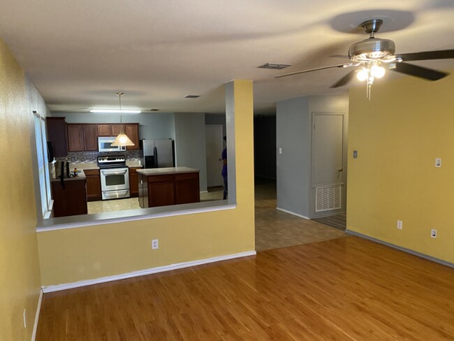 Foto del edificio - 6630 Tealglen Dr