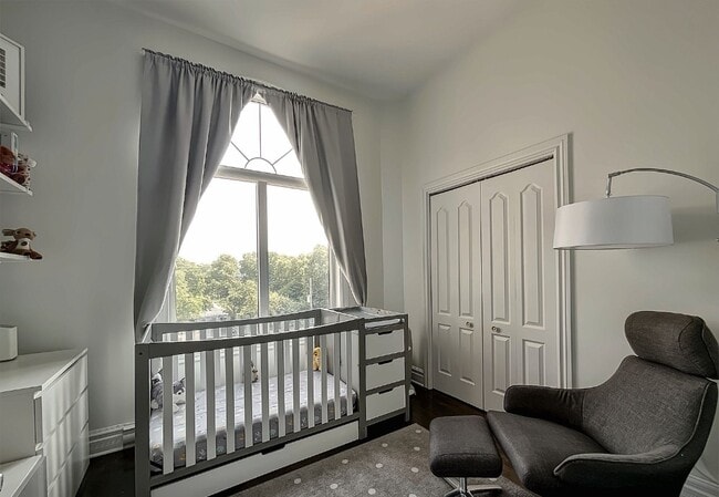 Building Photo - 8 Rue Dufferin