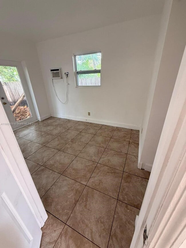 Foto del edificio - 1420 N Andrews Ave